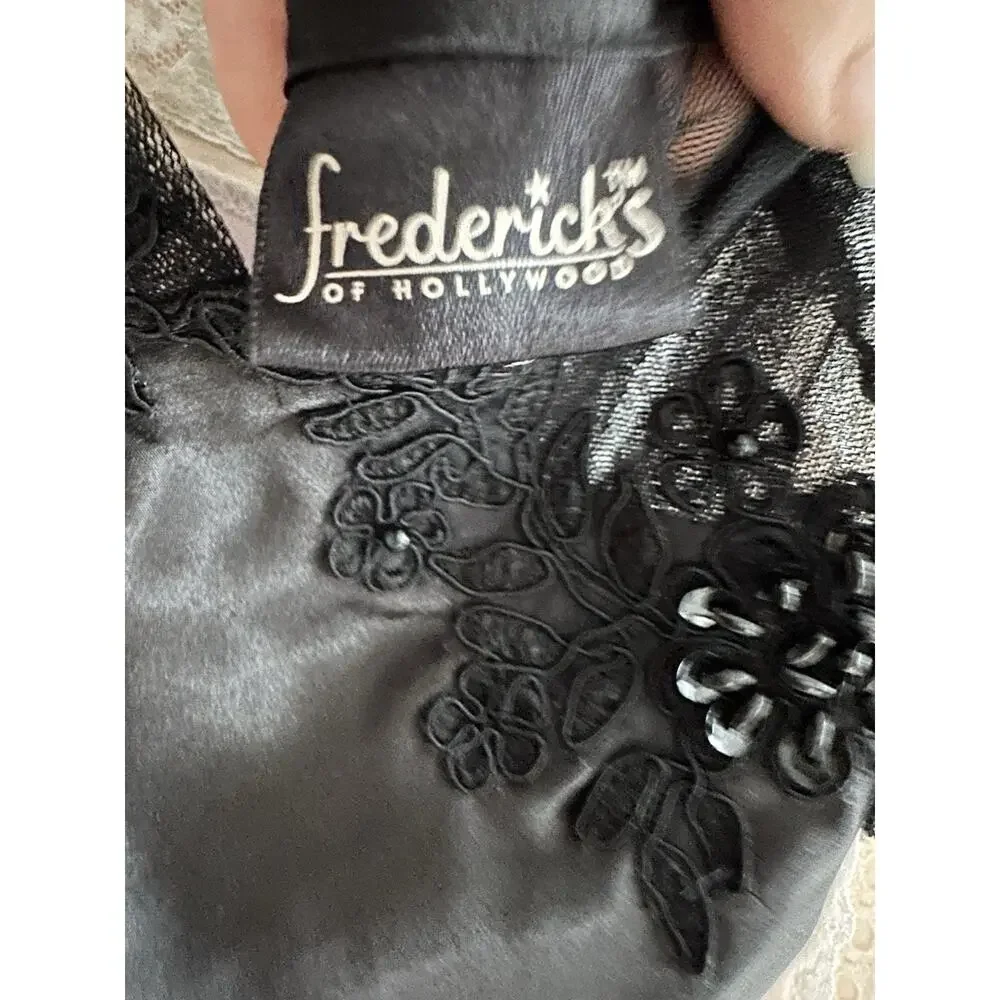 Elegant Black Lace Trim Nightgown - Picture 10 of 10